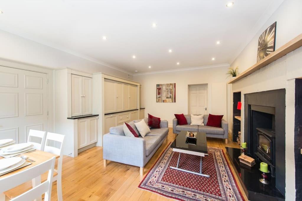 Self Catering , City Centre Apartment With Parking EDI Buitenkant foto