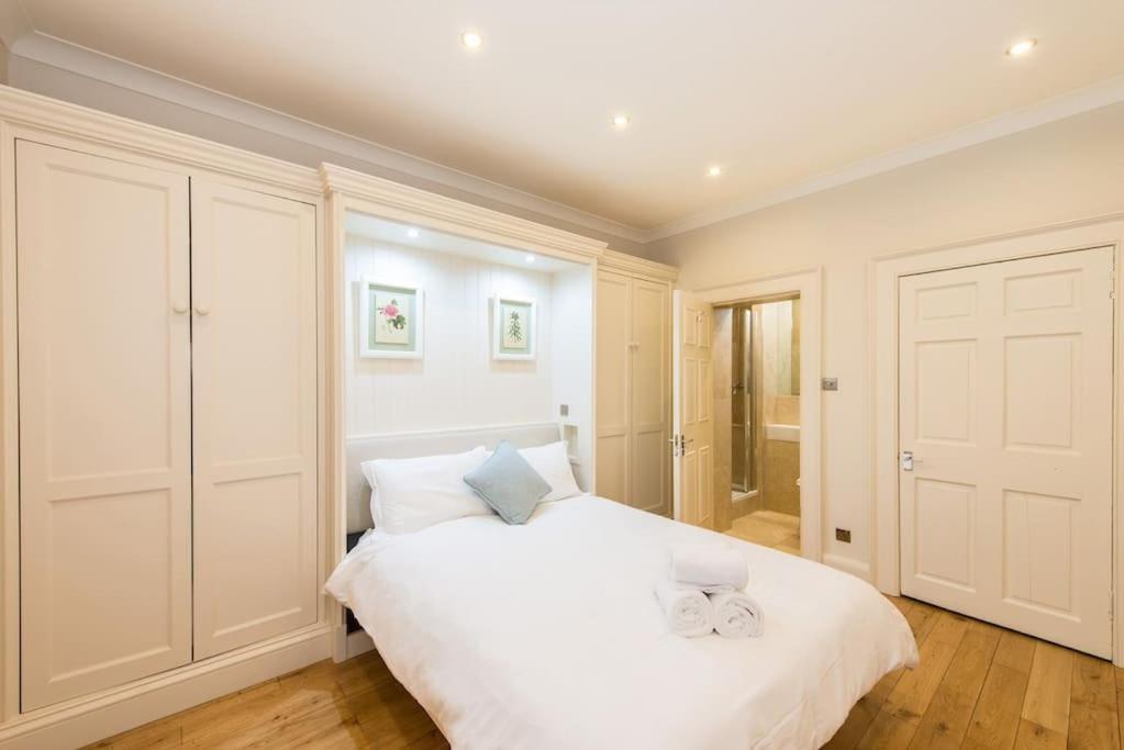 Self Catering , City Centre Apartment With Parking EDI Buitenkant foto