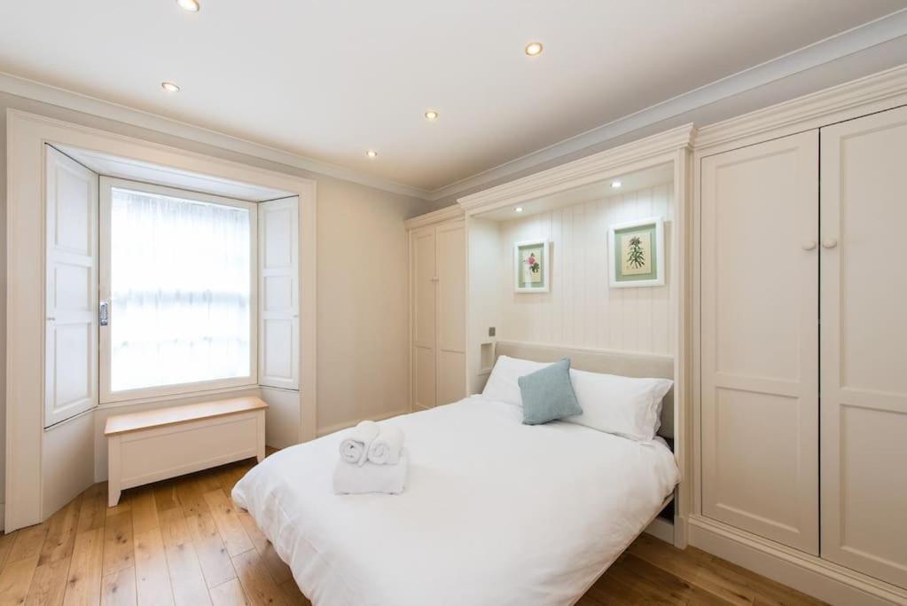 Self Catering , City Centre Apartment With Parking EDI Buitenkant foto